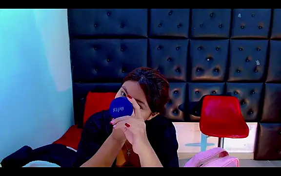 Isalombardi online show from 28, 2, 2026