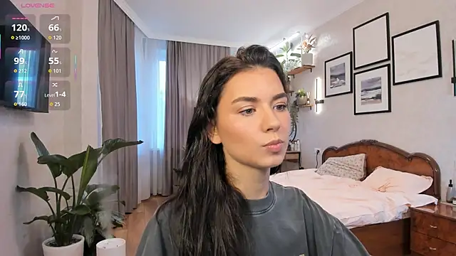 NicoleLuv online show from 15, 10, 2025