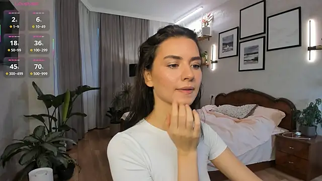 NicoleLuv online show from 29, 10, 2025