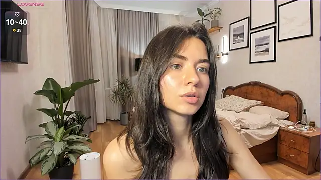 NicoleLuv online show from 17, 9, 2025