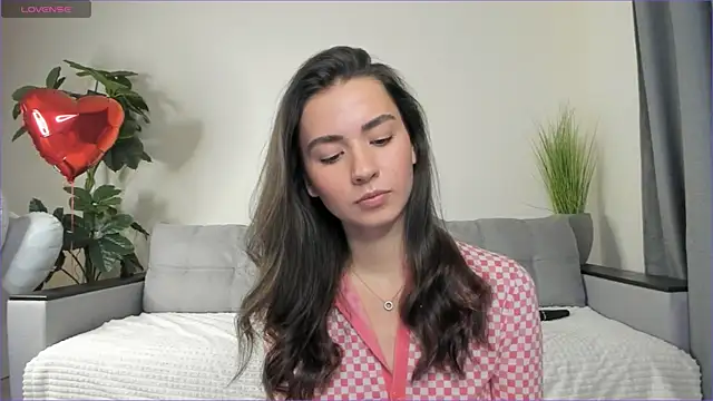 NicoleLuv online show from 20, 2, 2025