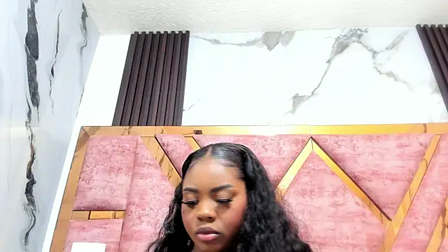 mia alvares online show from 6, 5, 2026