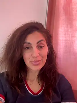 EmaSkyes online show from 24, 10, 2025