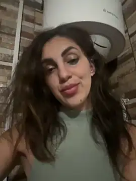 EmaSkyes online show from 5, 10, 2025