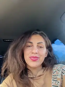 EmaSkyes online show from 5, 10, 2025