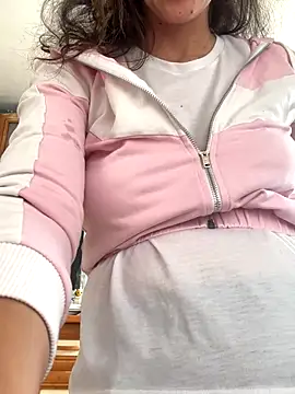 EmaSkyes online show from 1, 11, 2025