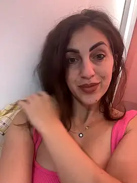 EmaSkyes online show from 10, 10, 2025