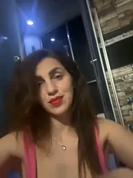 EmaSkyes online show from 11, 11, 2025