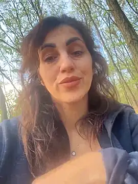 EmaSkyes online show from 1, 10, 2025