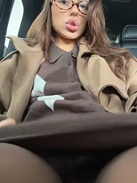 Leila Brooklyn online show from 26, 4, 2026