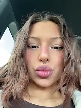 Leila Brooklyn online show from 24, 4, 2026