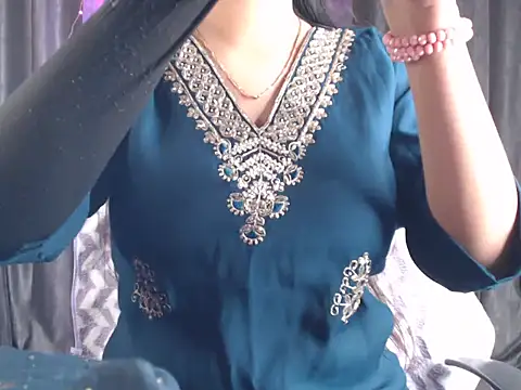 Sexy Myra18 online show from 3, 2, 2025