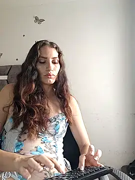 aurelialux online show from 13, 11, 2025