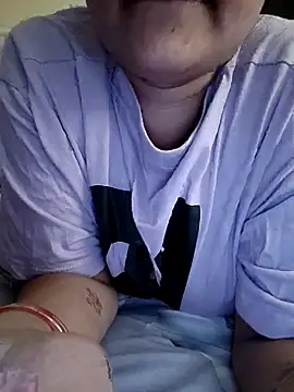 Snapshot of kaamuk_shweta chatting on 14, 4, 2026 kaamuk shweta online show from 14, 4, 2026