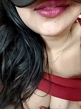Snapshot of kaamuk_shweta chatting on 23, 4, 2026 kaamuk shweta online show from 23, 4, 2026
