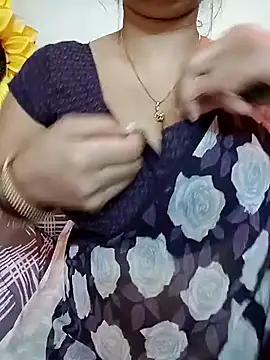 Snapshot of kaamuk_shweta chatting on 24, 5, 2026 kaamuk shweta online show from 24, 5, 2026