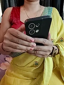 Snapshot of kaamuk_shweta chatting on 28, 4, 2026 kaamuk shweta online show from 28, 4, 2026