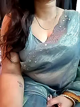 Snapshot of kaamuk_shweta chatting on 26, 4, 2026 kaamuk shweta online show from 26, 4, 2026