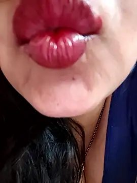 Snapshot of kaamuk_shweta chatting on 18, 5, 2026 kaamuk shweta online show from 18, 5, 2026