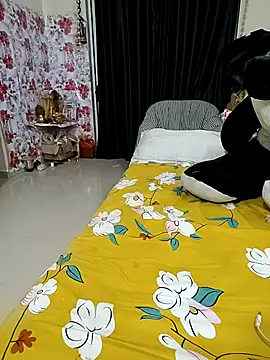 Snapshot of kaamuk_shweta chatting on 16, 4, 2026 kaamuk shweta online show from 16, 4, 2026