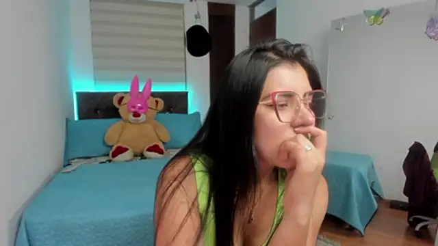 Luxxur69 online show from 2, 12, 2025