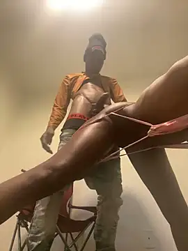 Snapshot of honeybrow chatting on 7, 12, 2024 honeybrow online show from 7, 12, 2024