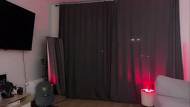 Adam misti online show from 4, 3, 2025