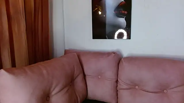 Snapshot of hinataleecs chatting on 10, 9, 2025 hinataleecs online show from 10, 9, 2025