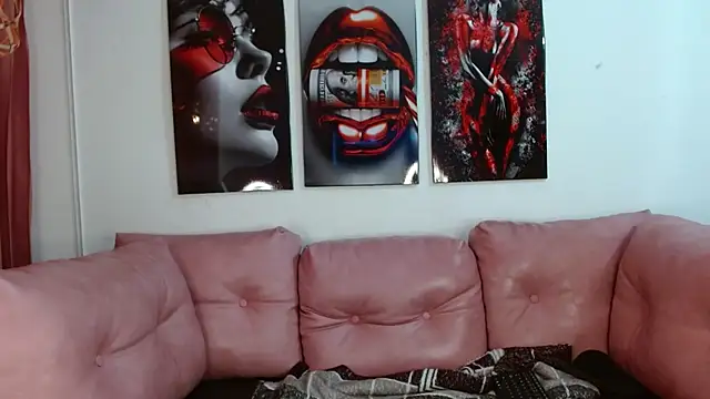 Snapshot of hinataleecs chatting on 5, 10, 2025 hinataleecs online show from 5, 10, 2025