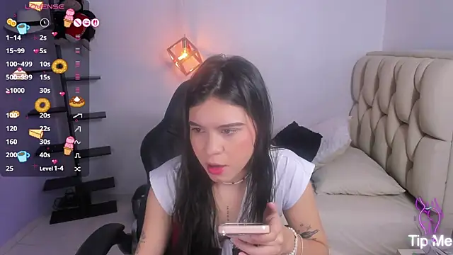 cassiehoward14 online show from 29, 10, 2025