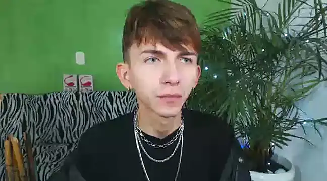 smallgiant27 online show from 5, 1, 2025