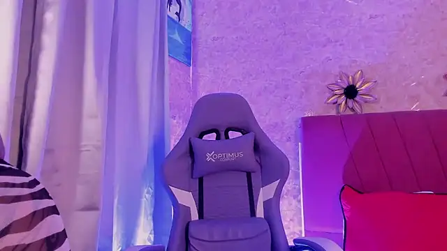 LorenaStevens online show from 12, 11, 2025