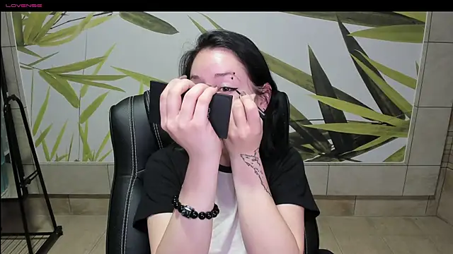 adell berry online show from 27, 9, 2025