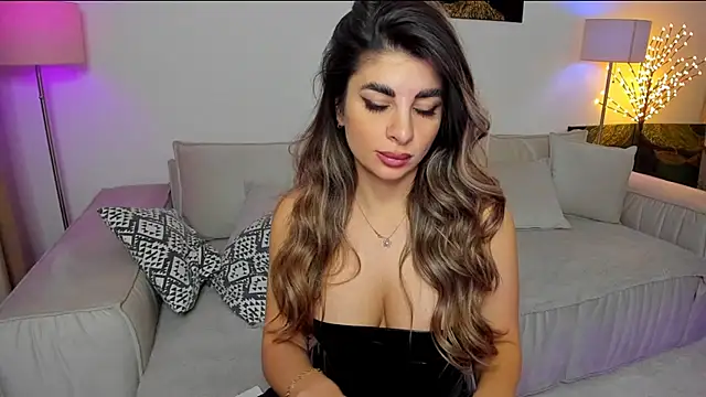 Snapshot of Queenofyouredreams chatting on 25, 1, 2025 Queenofyouredreams online show from 25, 1, 2025