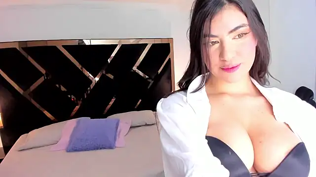 Amelie saenz online show from 10, 3, 2025