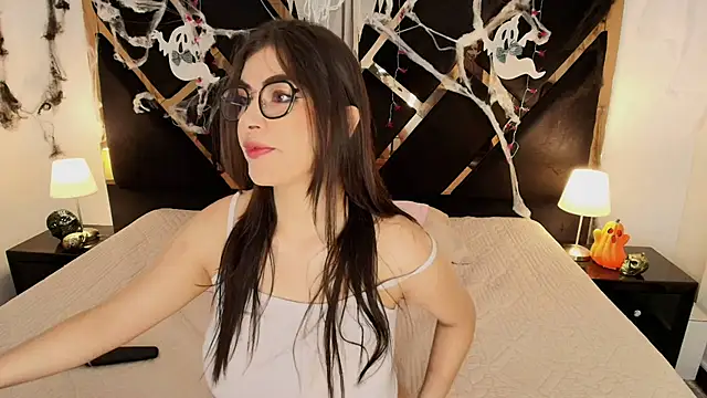 Amelie saenz online show from 17, 11, 2025