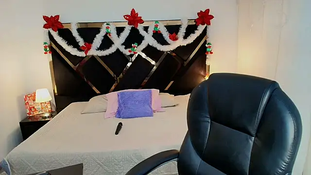 Amelie saenz online show from 5, 1, 2026