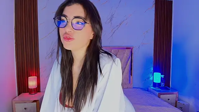 Snapshot of Amelie_saenz chatting on 10, 7, 2026 Amelie saenz online show from 10, 7, 2026