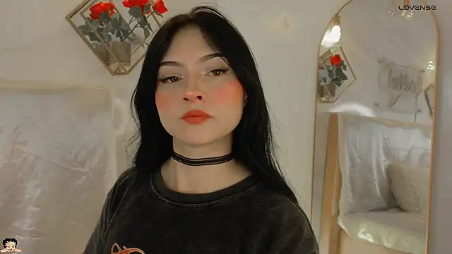 Snapshot of _Rouse_v chatting on 29, 11, 2025 Rouse v online show from 29, 11, 2025