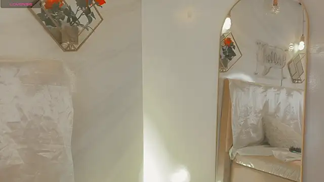 Snapshot of _Rouse_v chatting on 5, 12, 2025 Rouse v online show from 5, 12, 2025