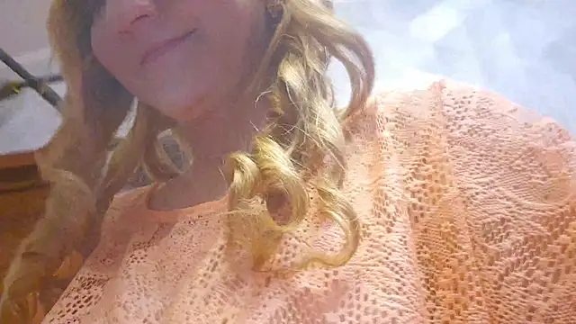 EstrellaWalters online show from 7, 10, 2025