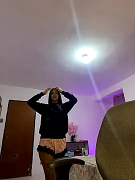 -Naomyy- online show from 5, 10, 2025