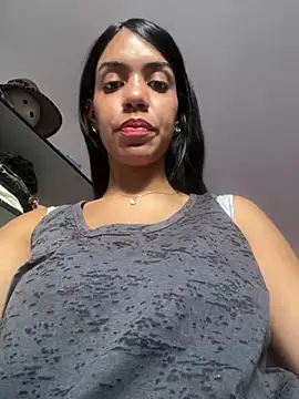 -Naomyy- online show from 10, 3, 2025