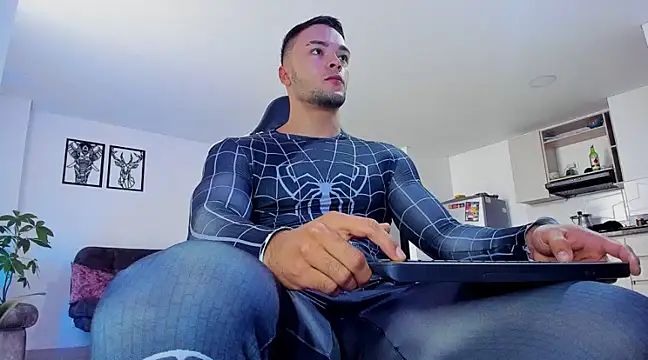 Snapshot of alexander_collin02 chatting on 6, 1, 2025 alexander collin02 online show from 6, 1, 2025