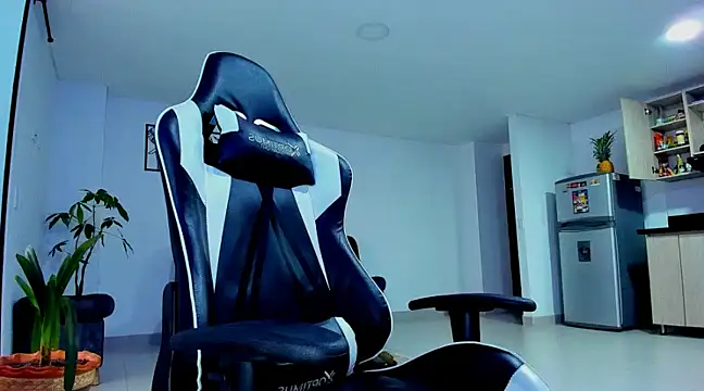 Snapshot of alexander_collin02 chatting on 4, 2, 2025 alexander collin02 online show from 4, 2, 2025