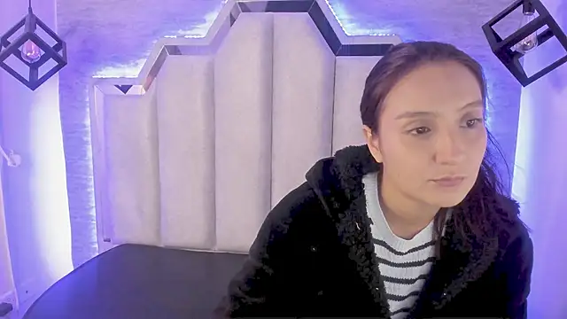  alaia collway  online show from 7, 3, 2025