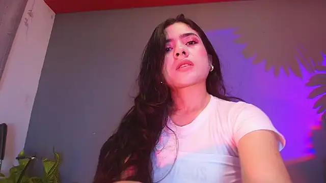 adara johnson   online show from 15, 4, 2026