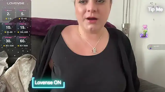 NaughtyWifeUK online show from 6, 12, 2024