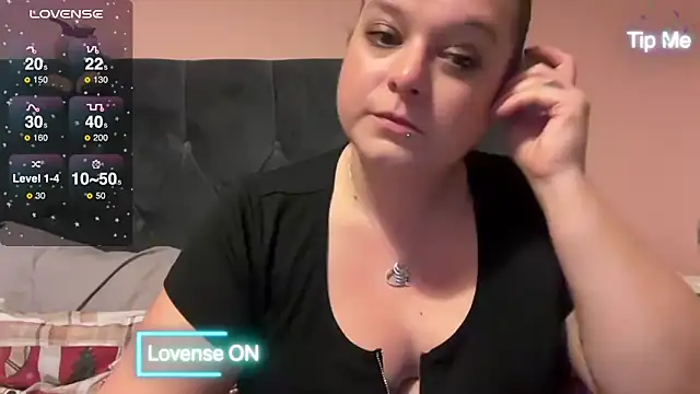 NaughtyWifeUK online show from 6, 12, 2024