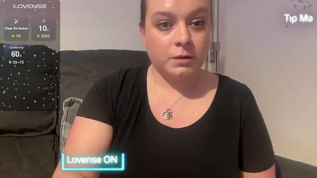 NaughtyWifeUK online show from 30, 12, 2024